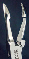 Orthodontic Instrument - weingart utility plier tips open closeup image